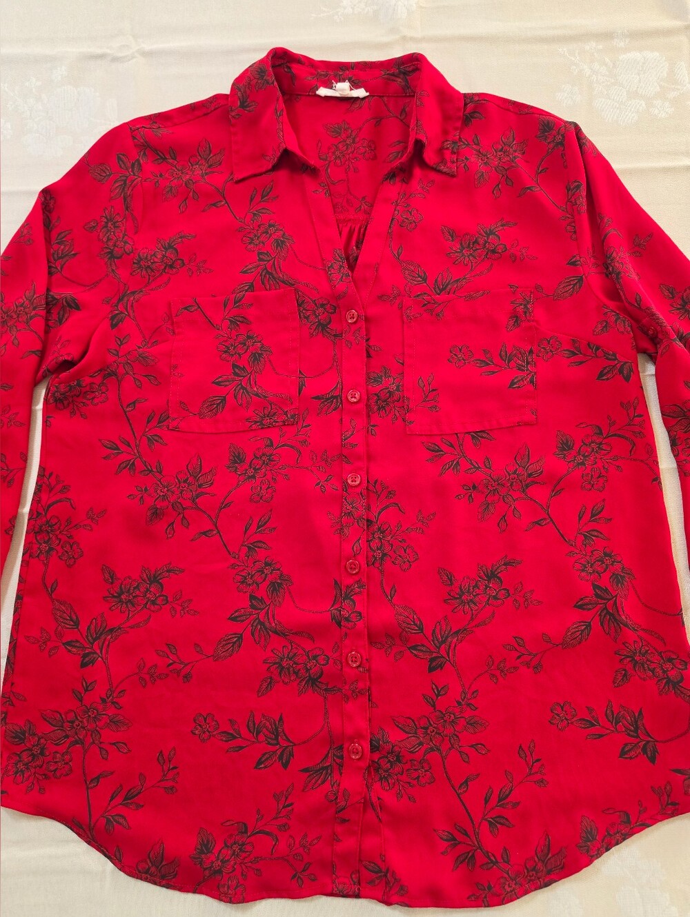 Maurices Floral Button Up Shirt in Red & Black Size Medium Like New